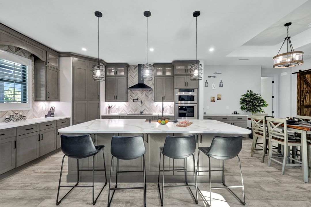 1909 SE 14th St, Cape Coral, FL 33990