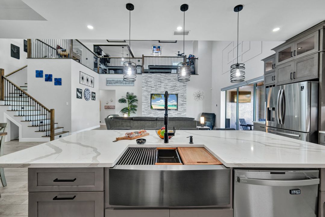 1909 SE 14th St, Cape Coral, FL 33990