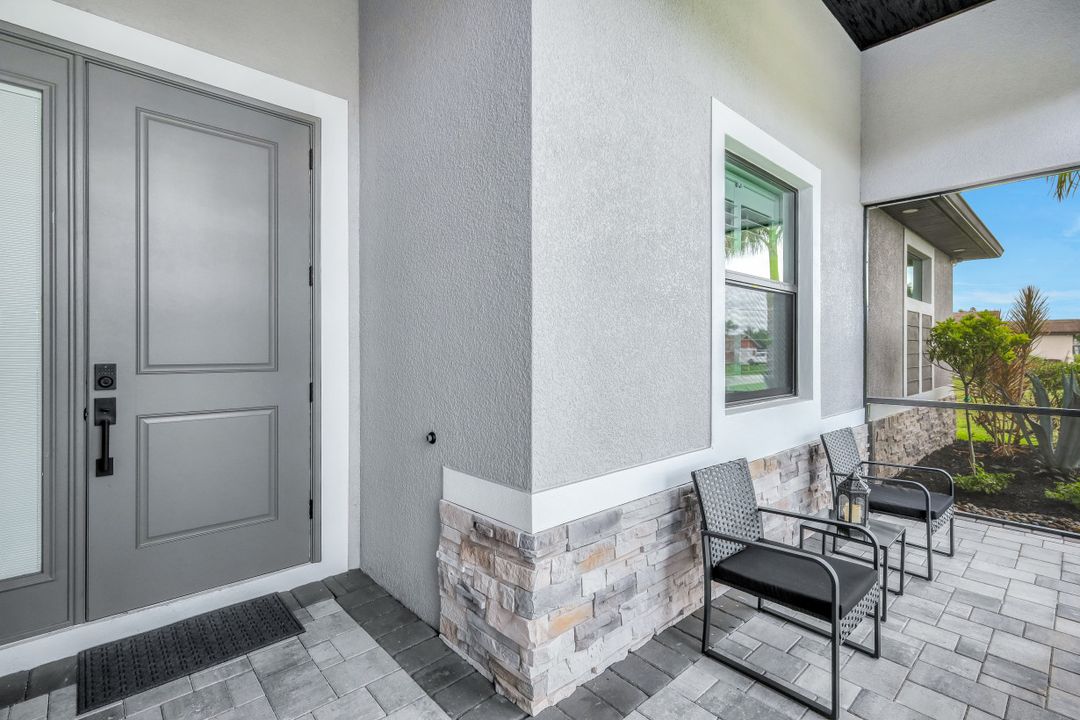 1909 SE 14th St, Cape Coral, FL 33990