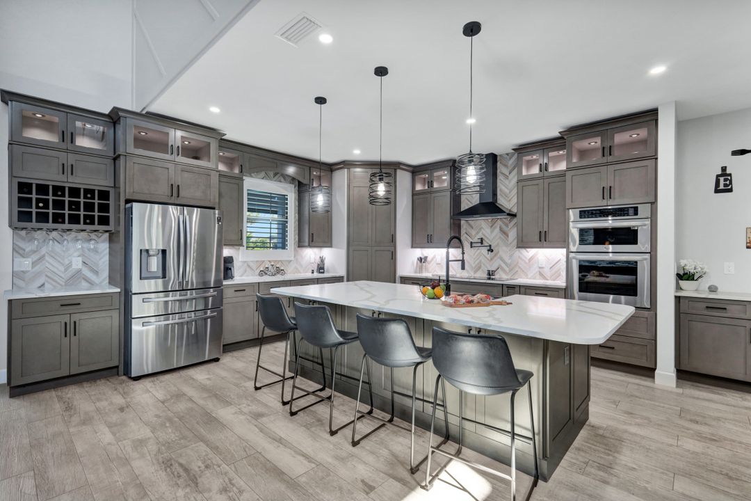 1909 SE 14th St, Cape Coral, FL 33990