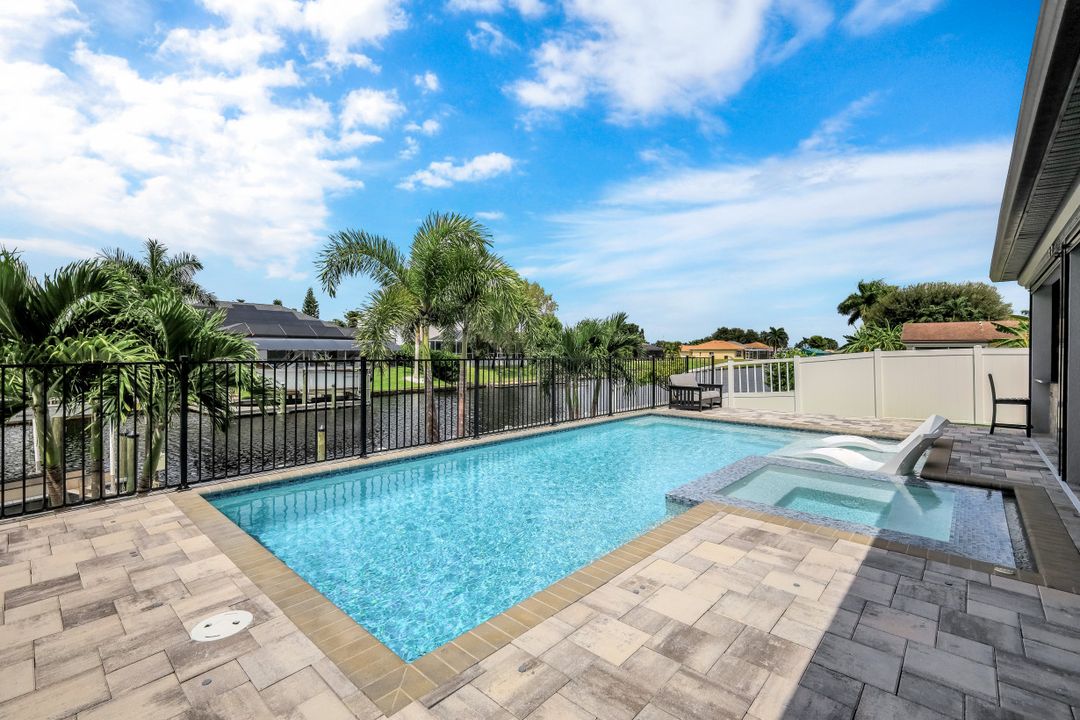 1909 SE 14th St, Cape Coral, FL 33990