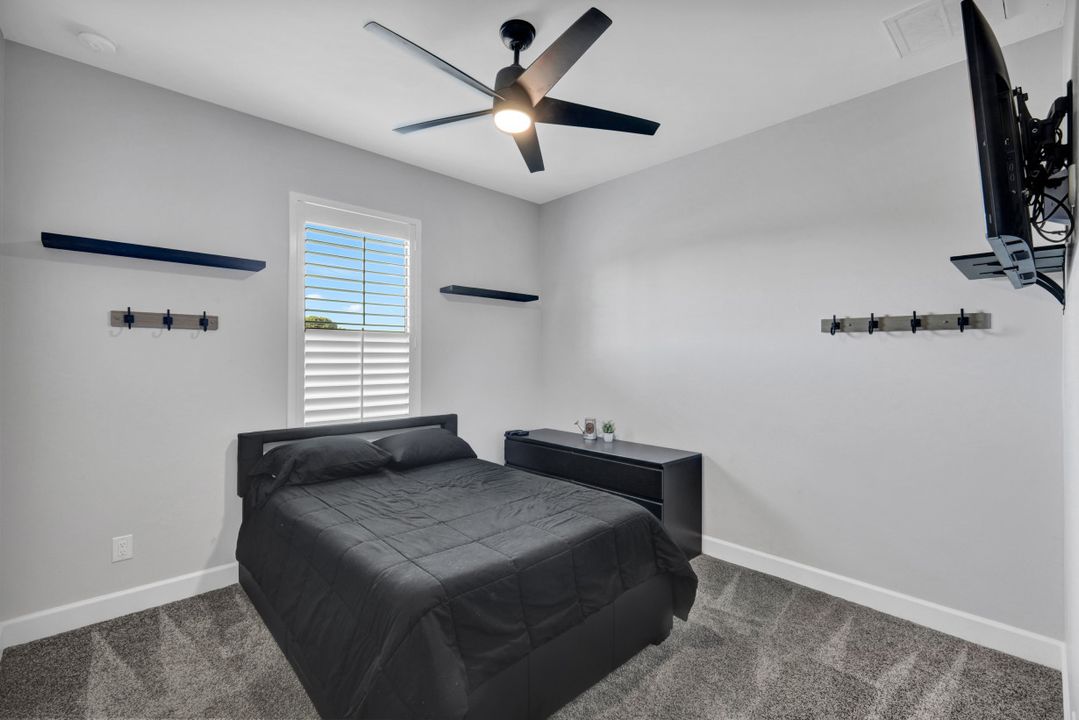 1909 SE 14th St, Cape Coral, FL 33990