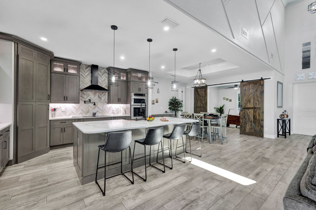 1909 SE 14th St, Cape Coral, FL 33990