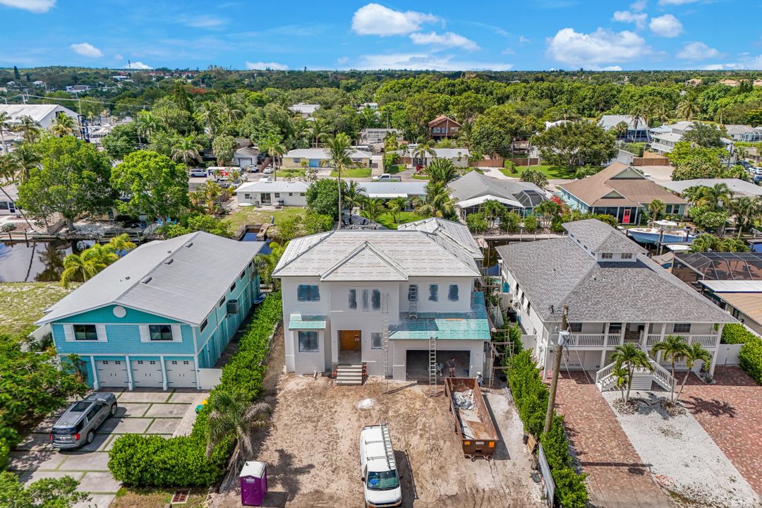 2750 Gulfview Dr, Naples, FL 34112