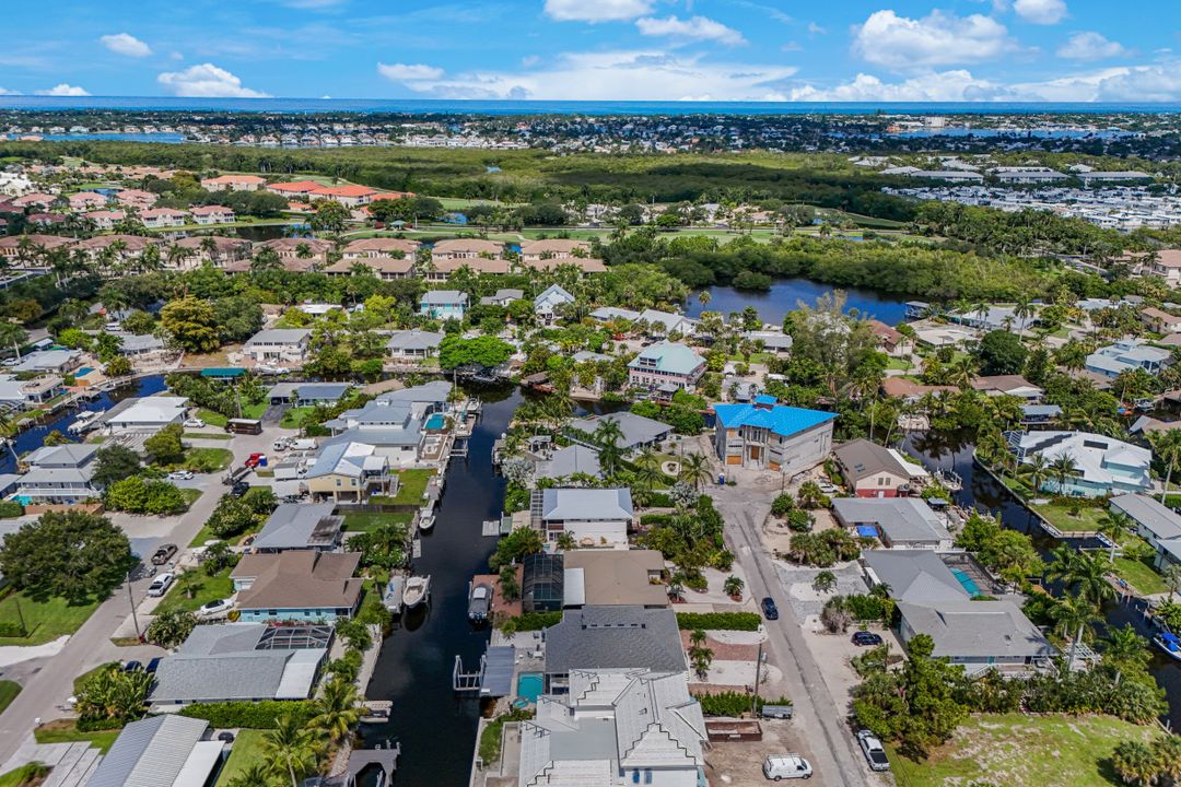2750 Gulfview Dr, Naples, FL 34112