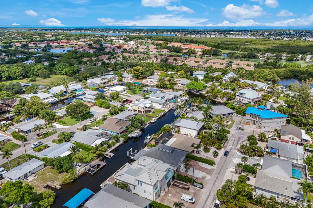 2750 Gulfview Dr, Naples, FL 34112