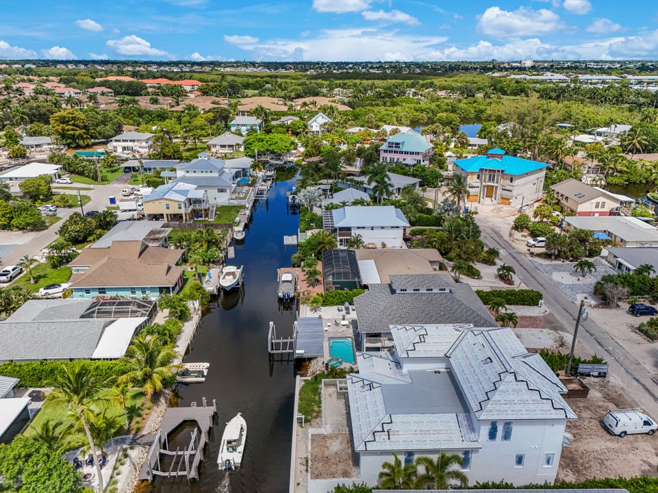2750 Gulfview Dr, Naples, FL 34112