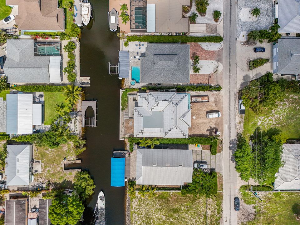 2750 Gulfview Dr, Naples, FL 34112
