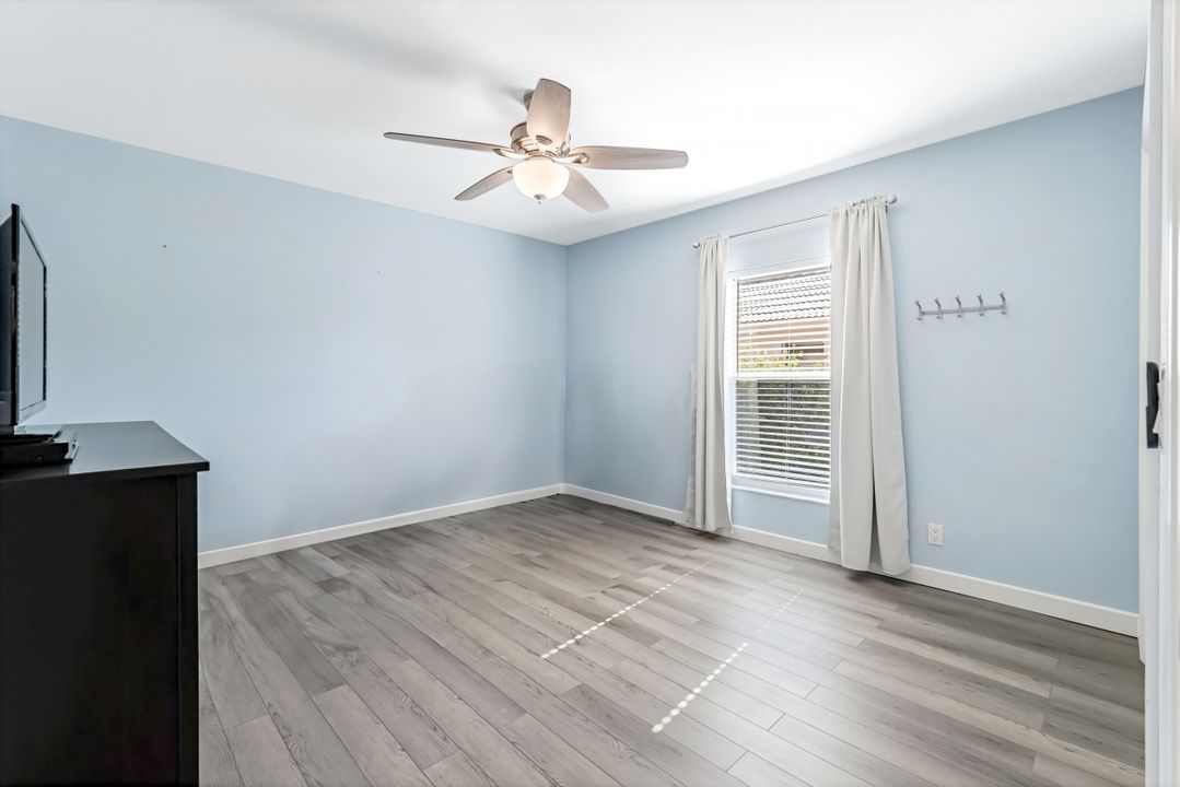 524 Lake Louise Cir #504, Naples, FL 34110