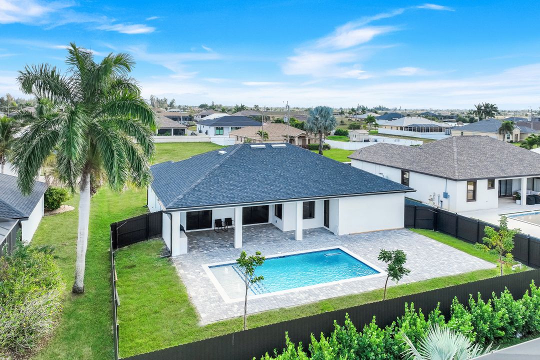 1020 NW 33rd Pl, Cape Coral, FL 33993