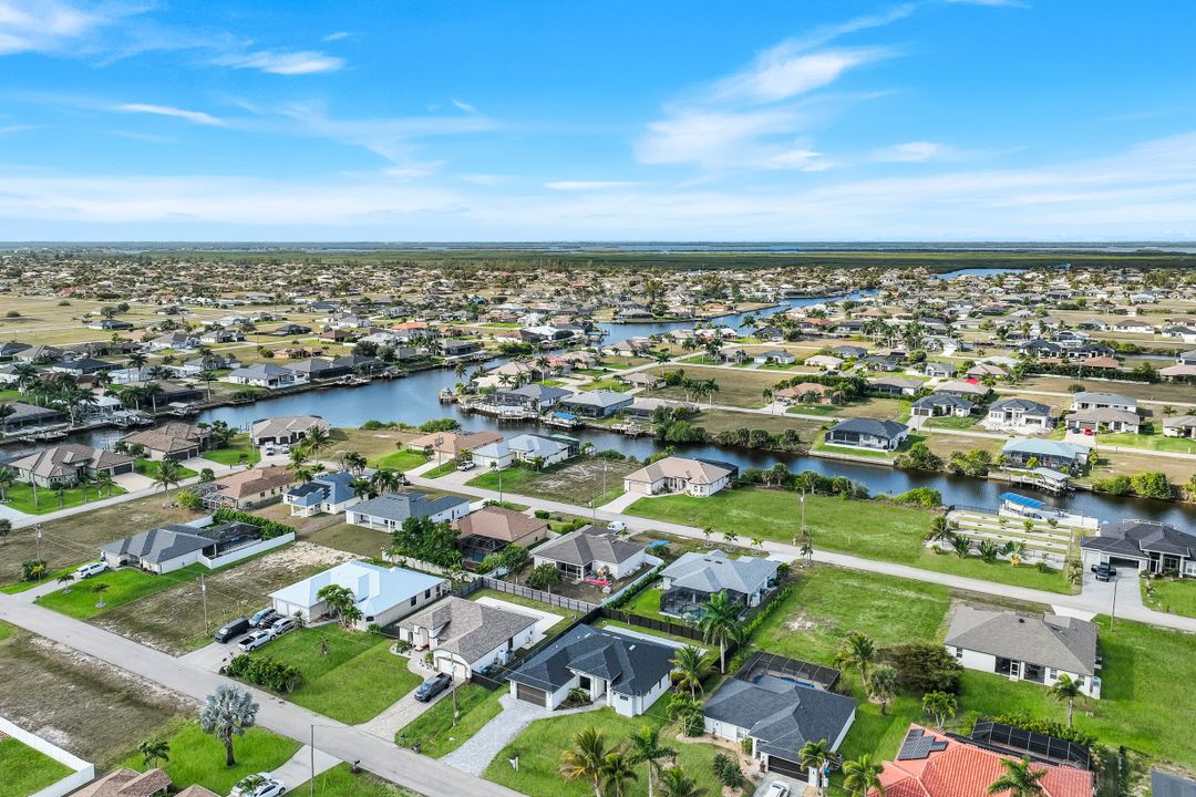 1020 NW 33rd Pl, Cape Coral, FL 33993