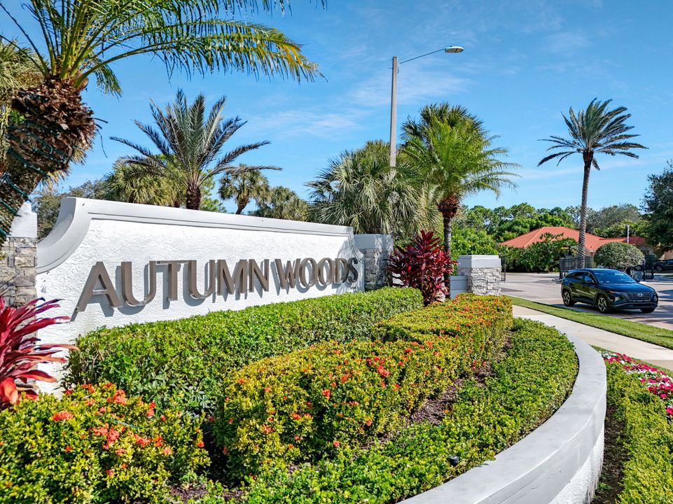 6777 Southern Oak Ct, Naples, FL 34109