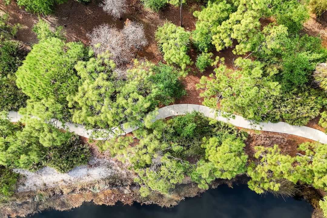 6777 Southern Oak Ct, Naples, FL 34109