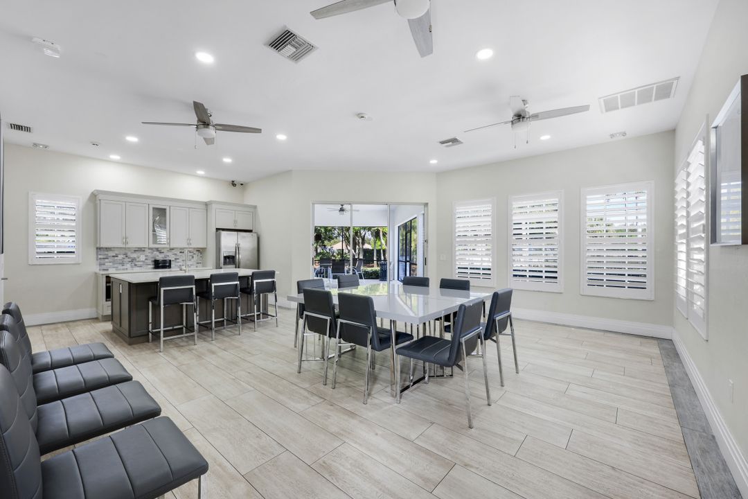 6777 Southern Oak Ct, Naples, FL 34109