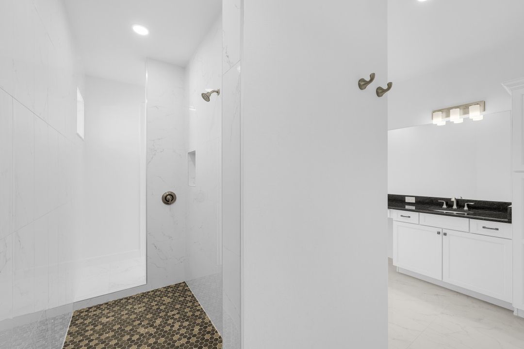 1205 SE 20th Ct, Cape Coral, FL 33990