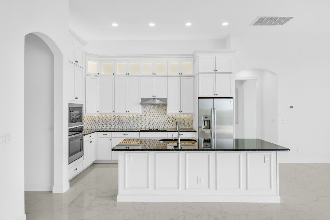 1205 SE 20th Ct, Cape Coral, FL 33990