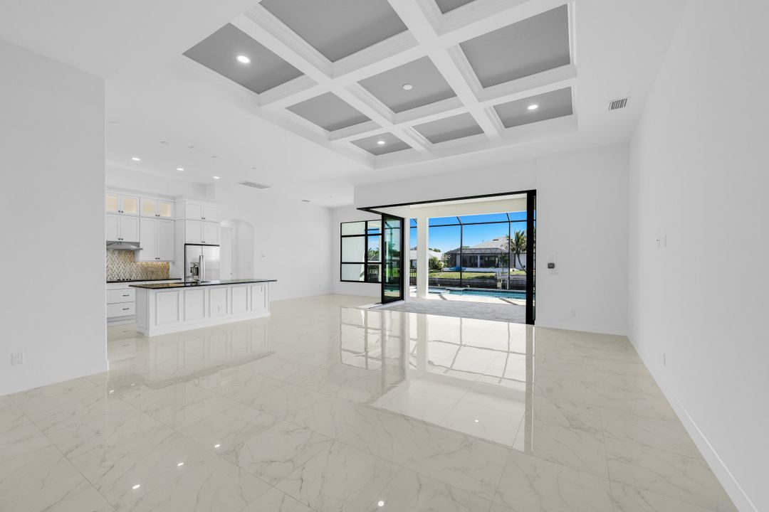 1205 SE 20th Ct, Cape Coral, FL 33990