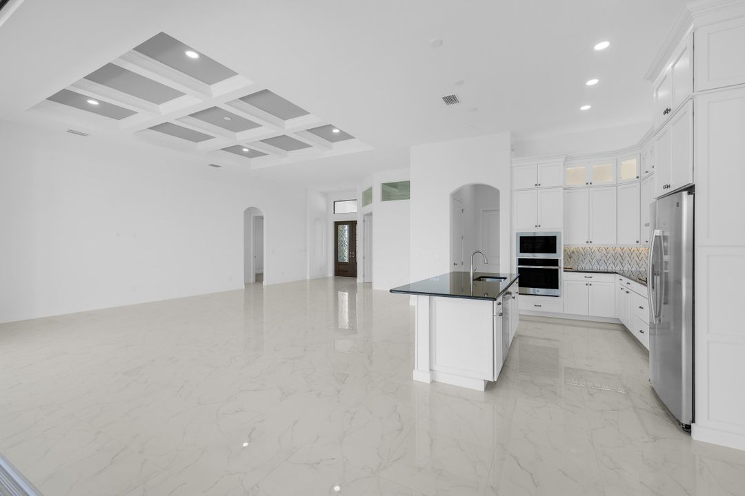 1205 SE 20th Ct, Cape Coral, FL 33990