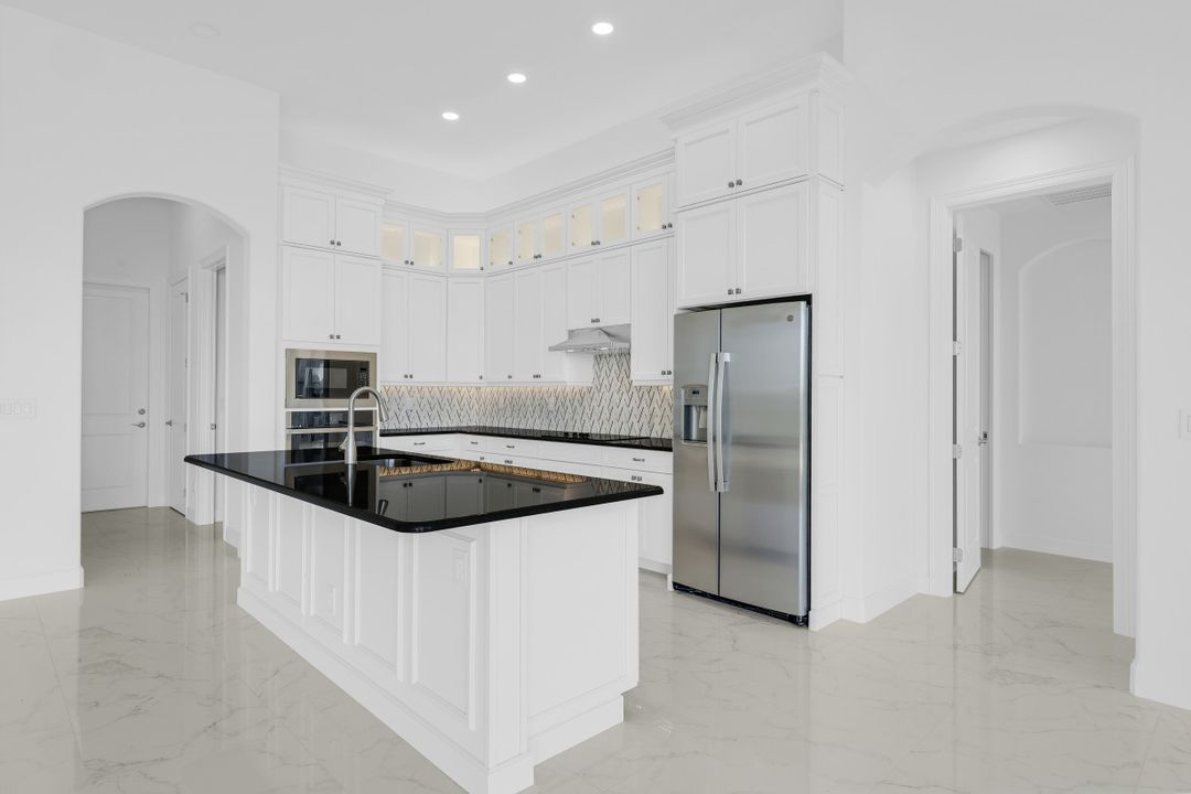 1205 SE 20th Ct, Cape Coral, FL 33990