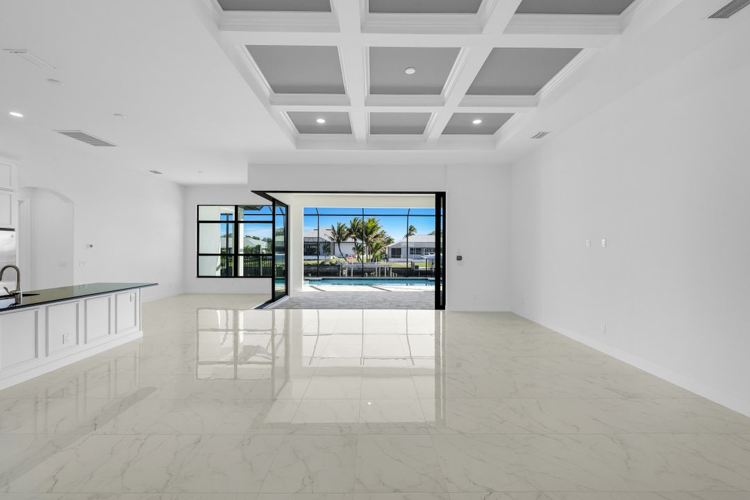 1205 SE 20th Ct, Cape Coral, FL 33990