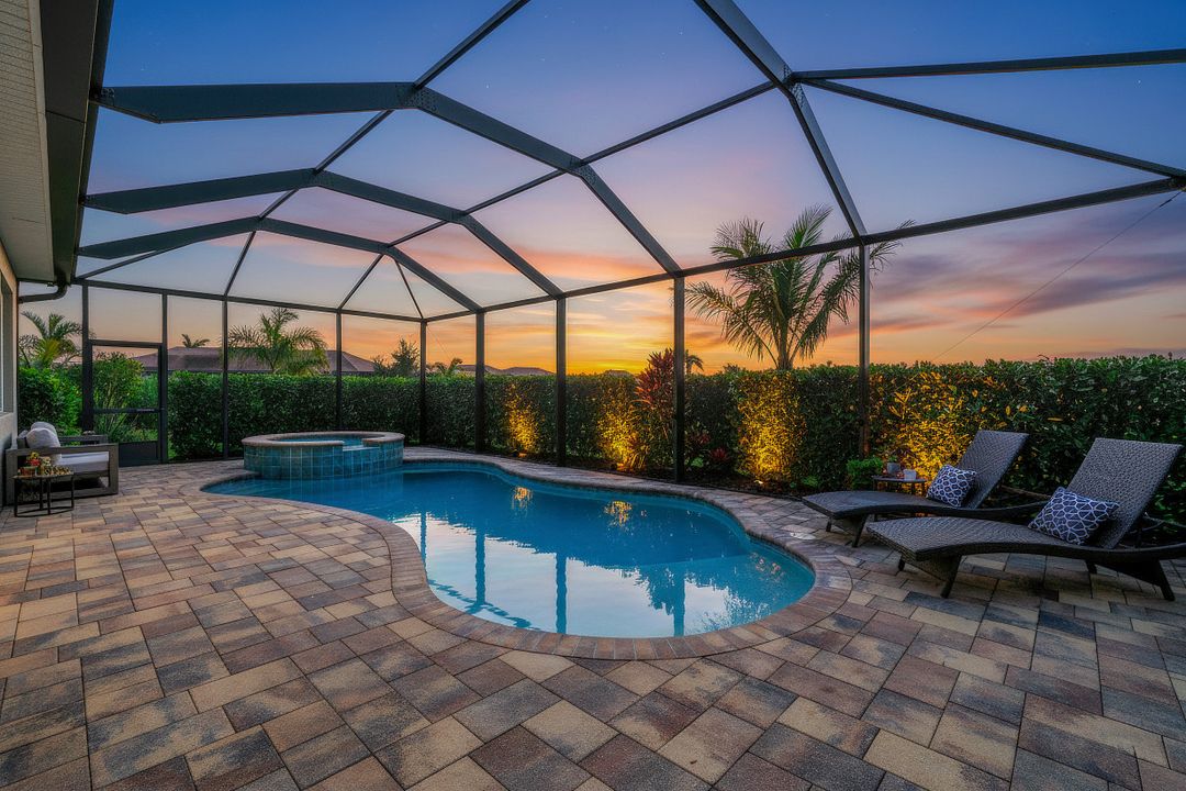 18680 Ensenada Dr, Naples, FL 34114