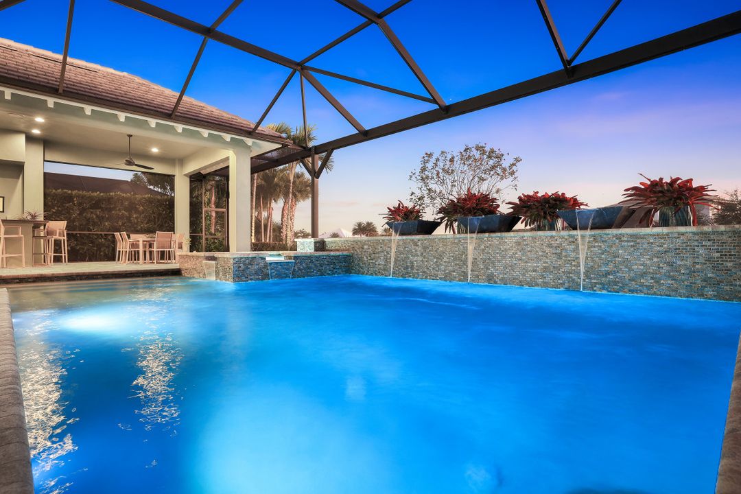 5750 Clarendon Dr, Naples, FL 34113