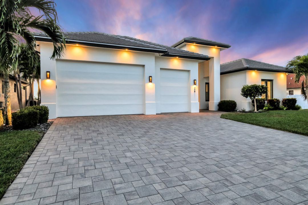 428 SW 39th Ave, Cape Coral, FL 33991