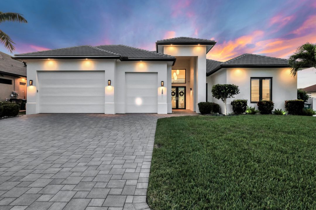 428 SW 39th Ave, Cape Coral, FL 33991