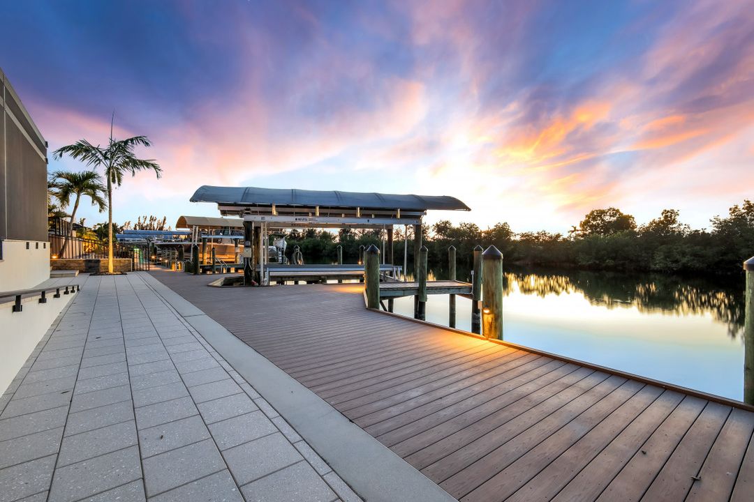 428 SW 39th Ave, Cape Coral, FL 33991