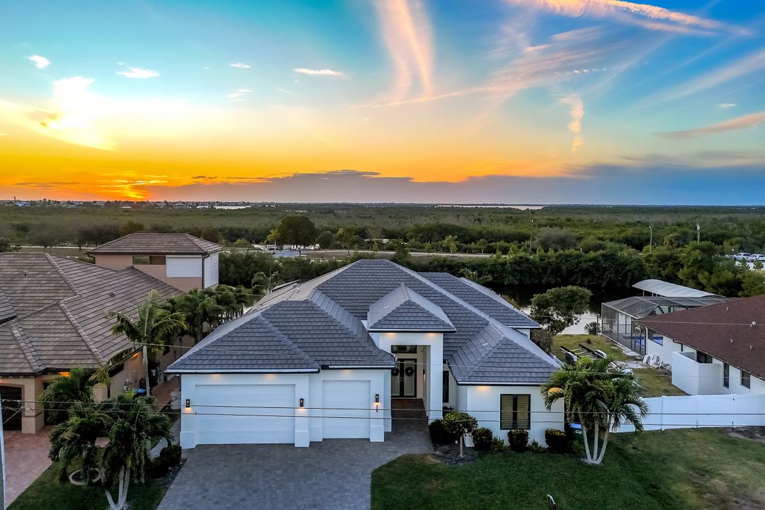 428 SW 39th Ave, Cape Coral, FL 33991