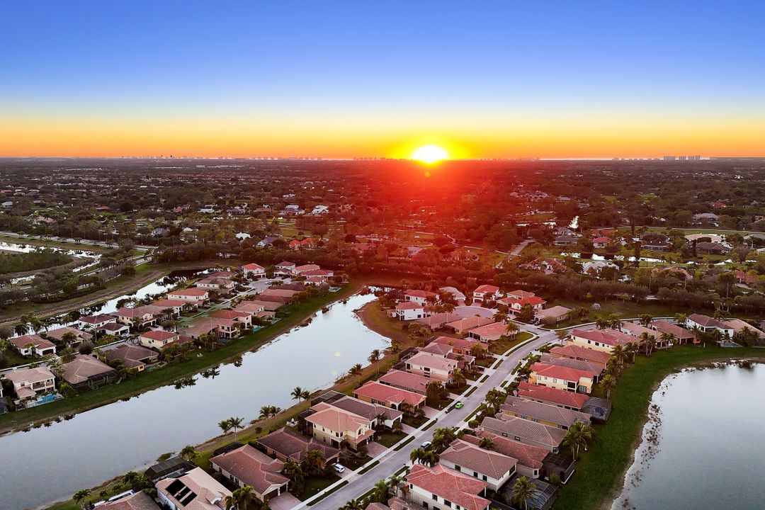 3706 Pleasant Springs Dr, Naples, FL 34119