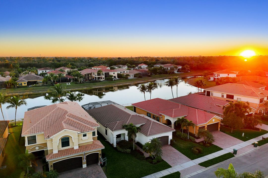 3706 Pleasant Springs Dr, Naples, FL 34119