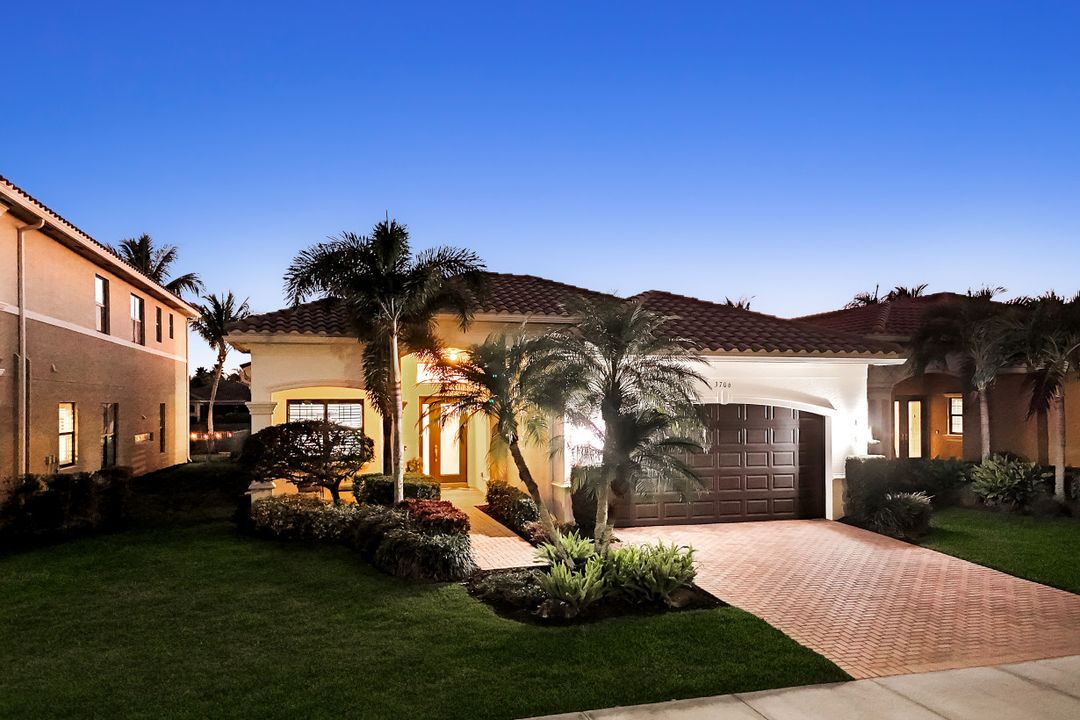 3706 Pleasant Springs Dr, Naples, FL 34119