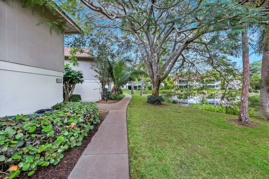 11 Bobolink Ct #11a, Naples, FL 34105
