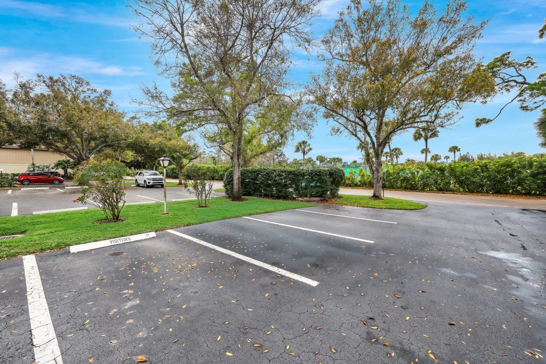 11 Bobolink Ct #11a, Naples, FL 34105