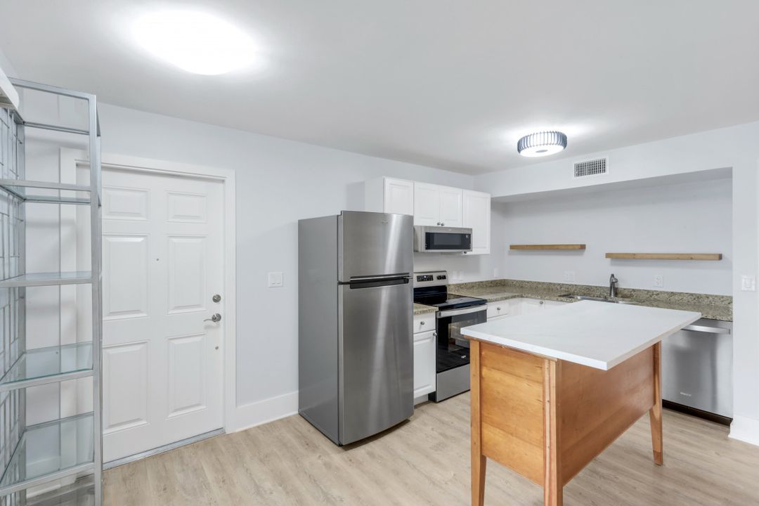 11 Bobolink Ct #11a, Naples, FL 34105