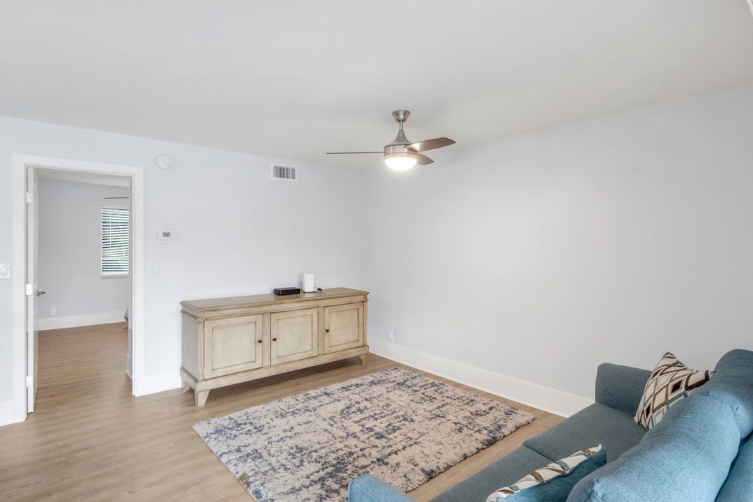 11 Bobolink Ct #11a, Naples, FL 34105