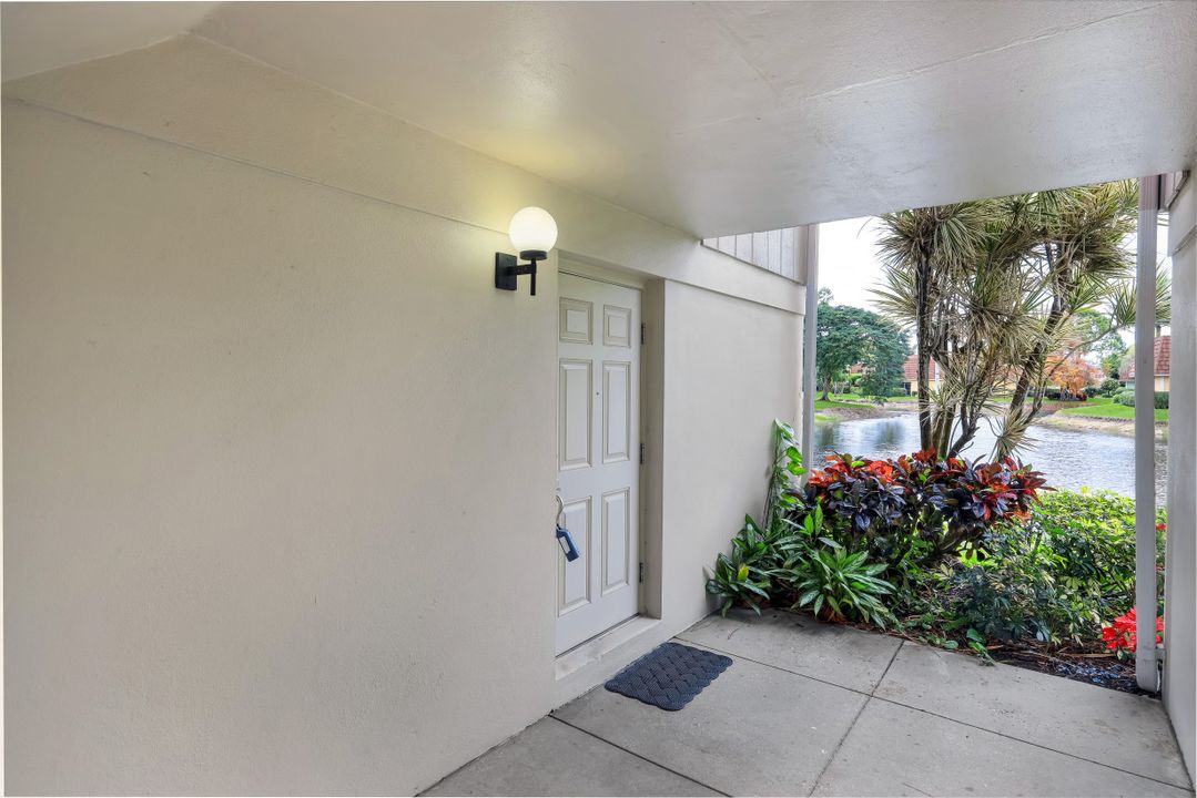 11 Bobolink Ct #11a, Naples, FL 34105