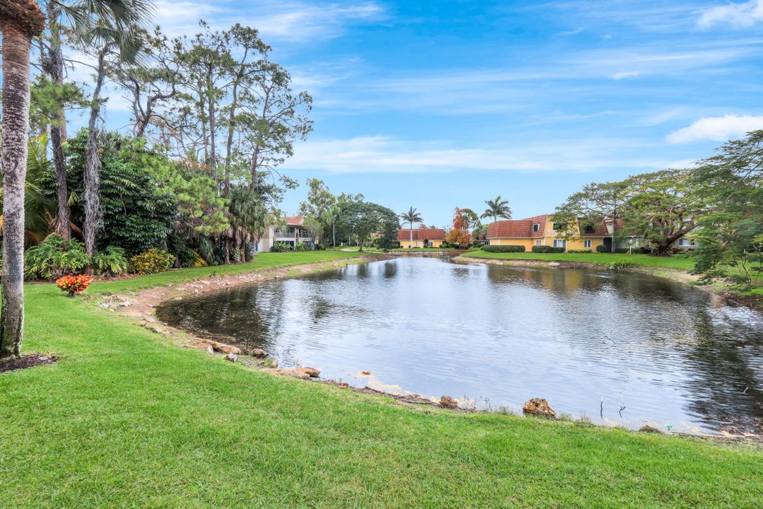 11 Bobolink Ct #11a, Naples, FL 34105