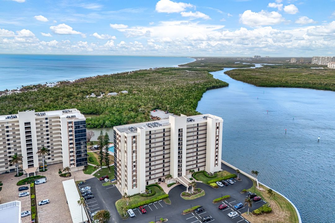 17 Bluebill Ave #206, Naples, FL 34108