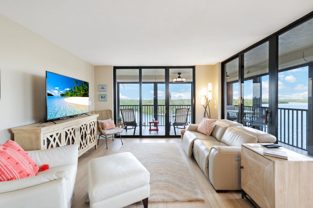 17 Bluebill Ave #206, Naples, FL 34108