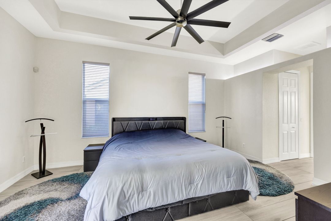 8596 Southwind Bay Cir, Fort Myers, FL 33908