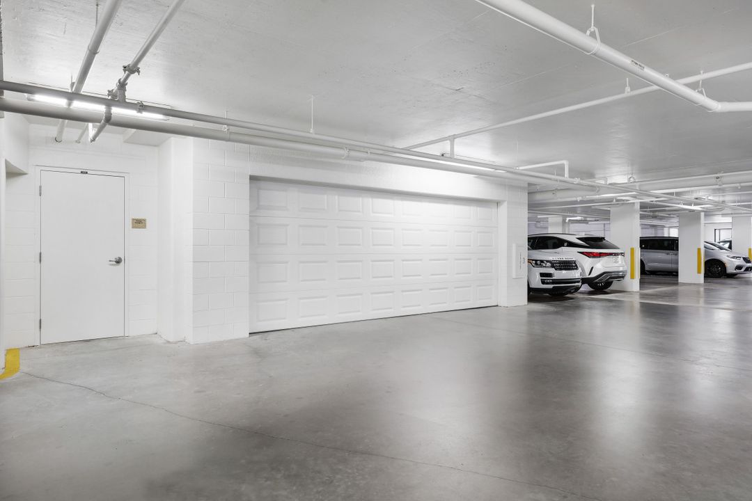 455 Cove Tower Dr #1701, Naples, FL 34110