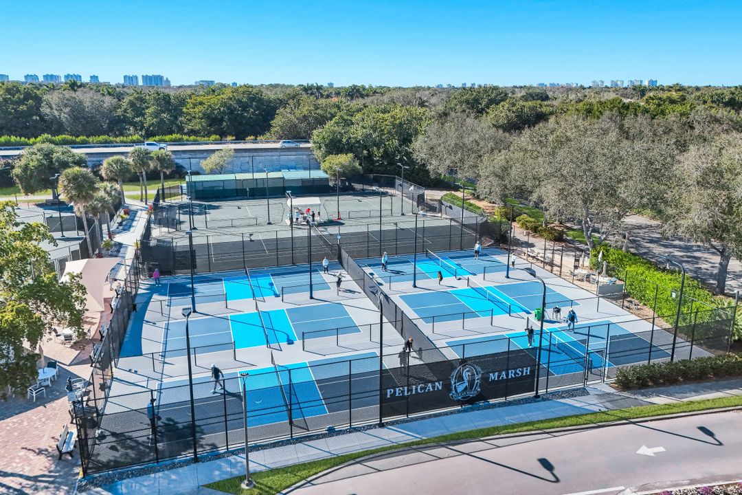 2328 Island Cove Cir, Naples, FL 34109