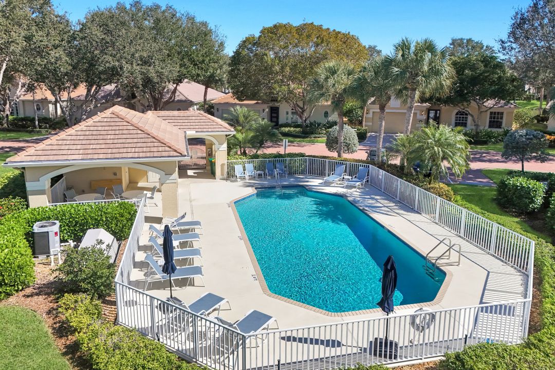 2328 Island Cove Cir, Naples, FL 34109