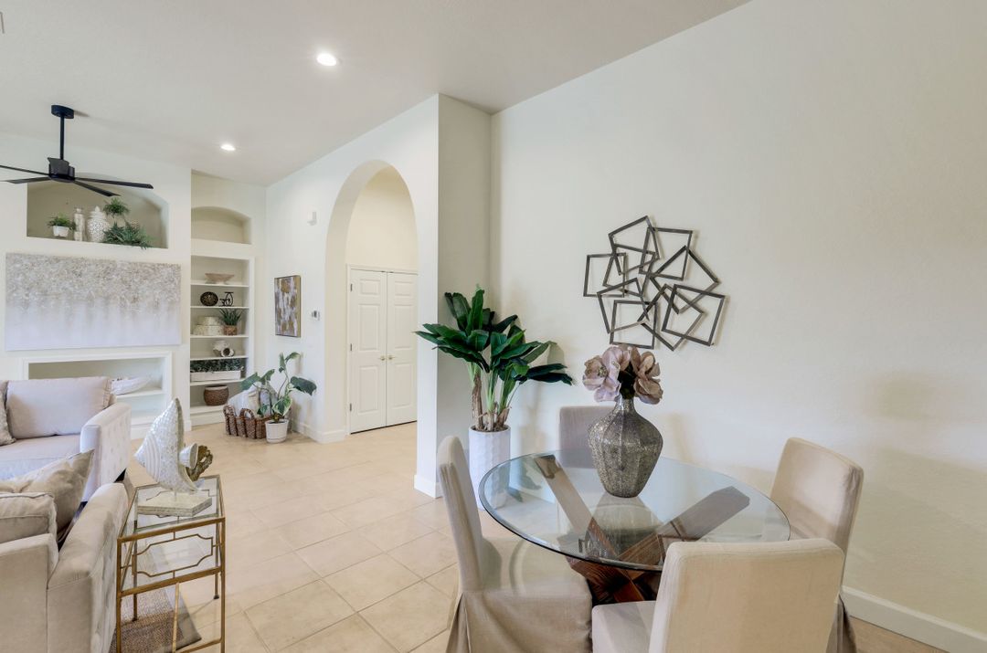 2328 Island Cove Cir, Naples, FL 34109