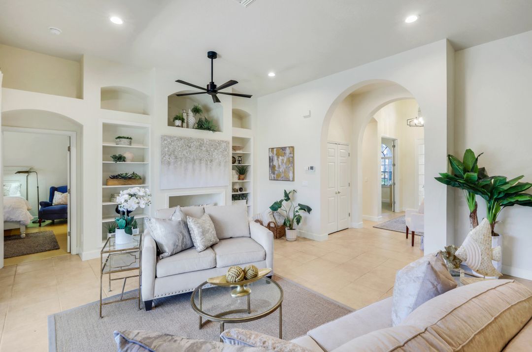 2328 Island Cove Cir, Naples, FL 34109