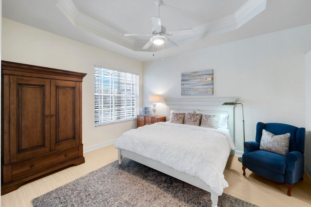 2328 Island Cove Cir, Naples, FL 34109