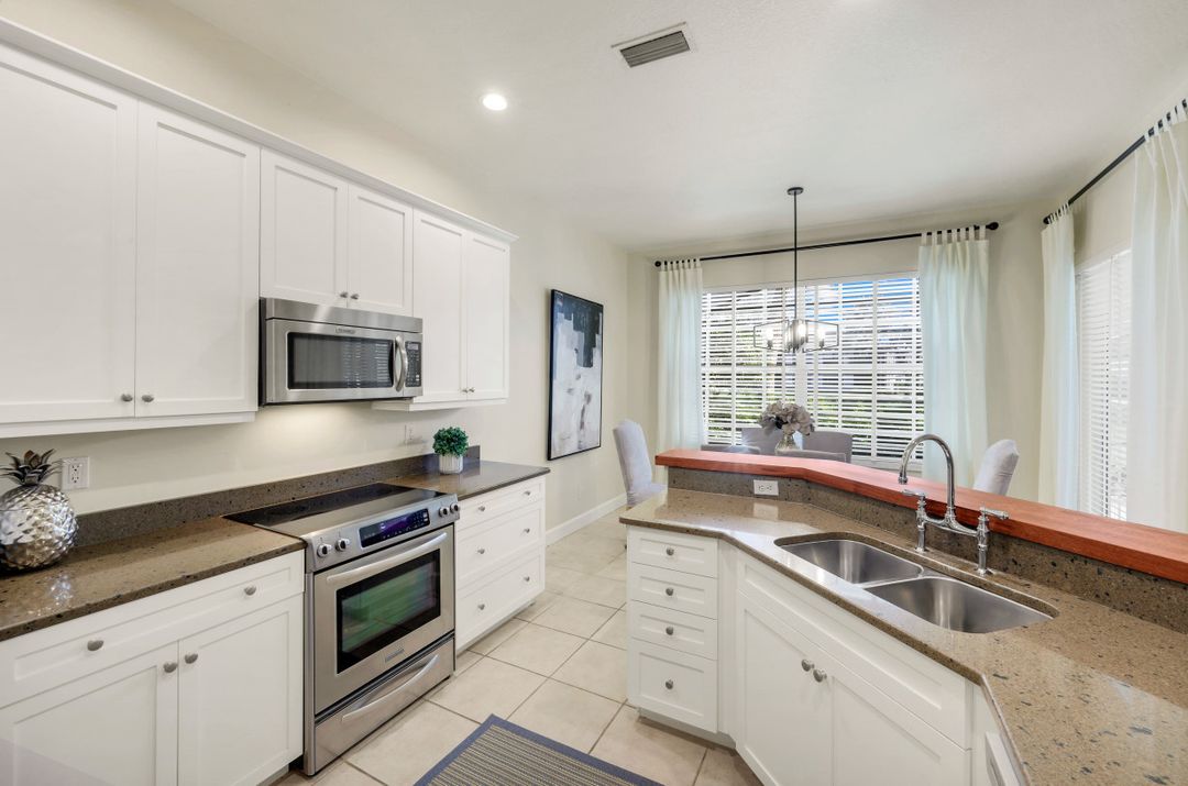 2328 Island Cove Cir, Naples, FL 34109