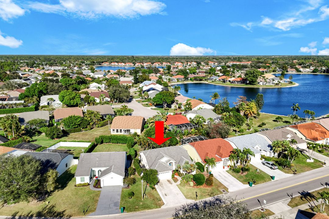 658 Lambton Ln, Naples, FL 34104